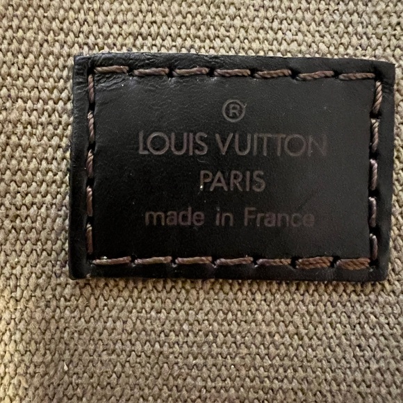 Authentic Louis Vuitton cross body messenger bag. Excellent condition. - Picture 9 of 9